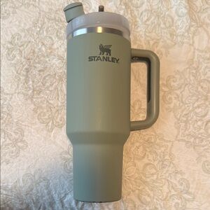 40 oz stanley tumblr